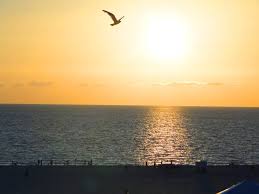 yellow-sunset-on-the-ocean